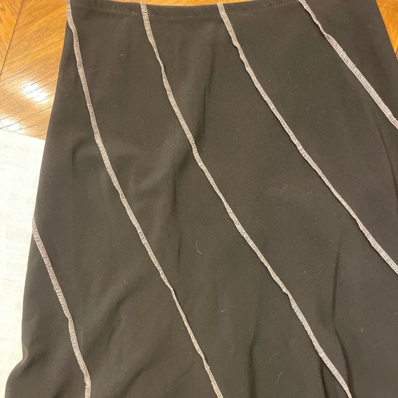 BLACK TIERED HIGH LOW 
MARGARET M SLIP SKIRT M - Picture 3 of 5